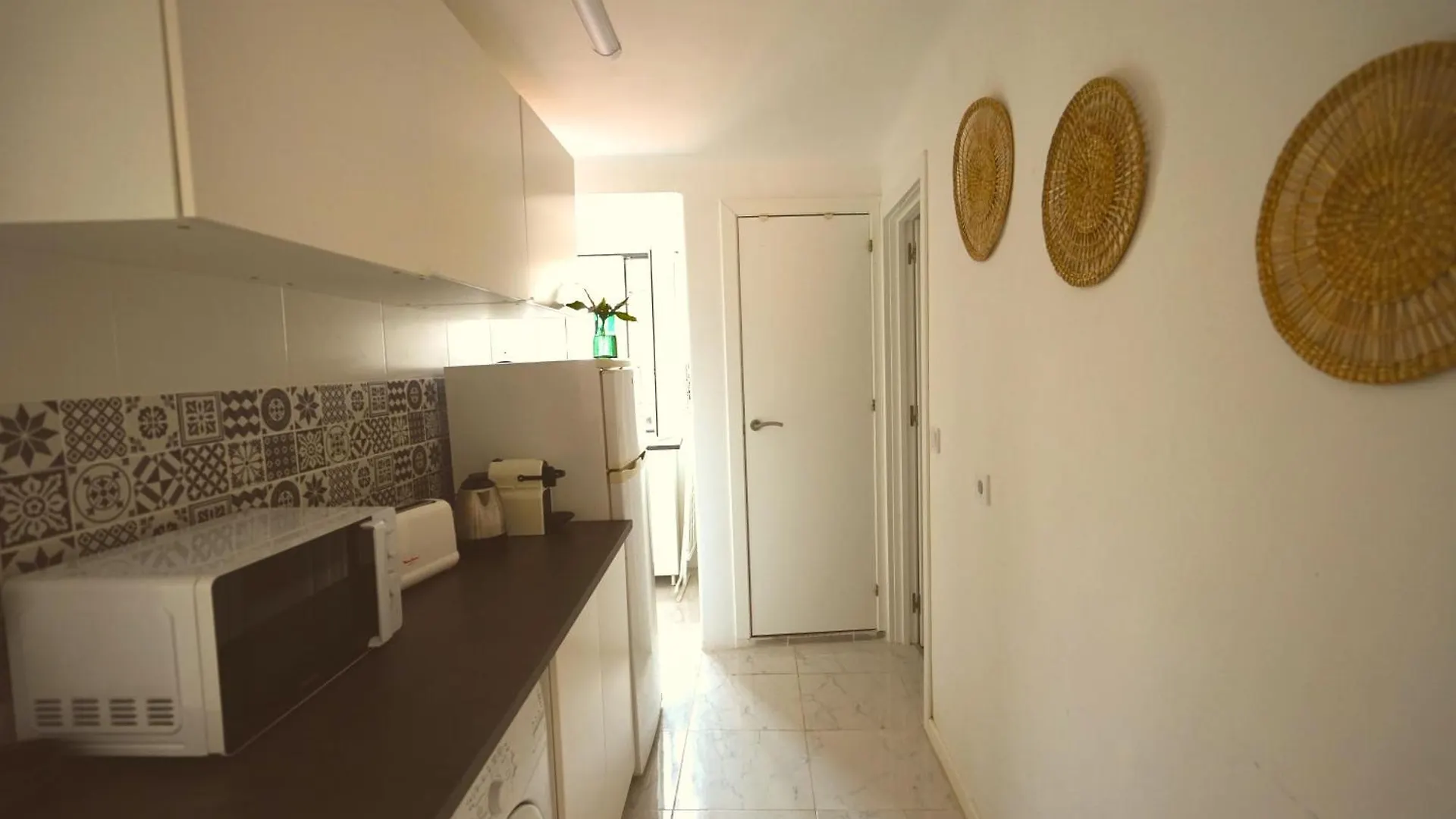 Cruz Cozy Apartment 2º Lisbon 0*,  Portugal